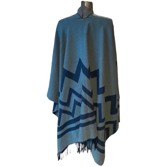 Reversible pattern shawl - Picture 6 of 8